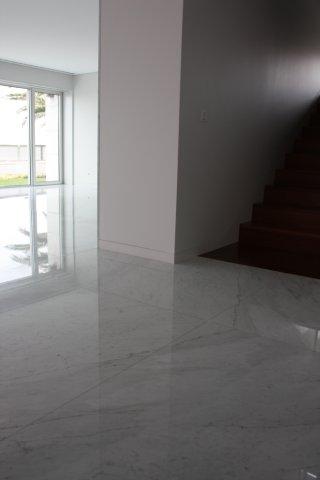 Bespoke Carrara Marble Installations