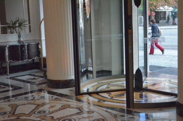Bespoke Carrara Marble Installations