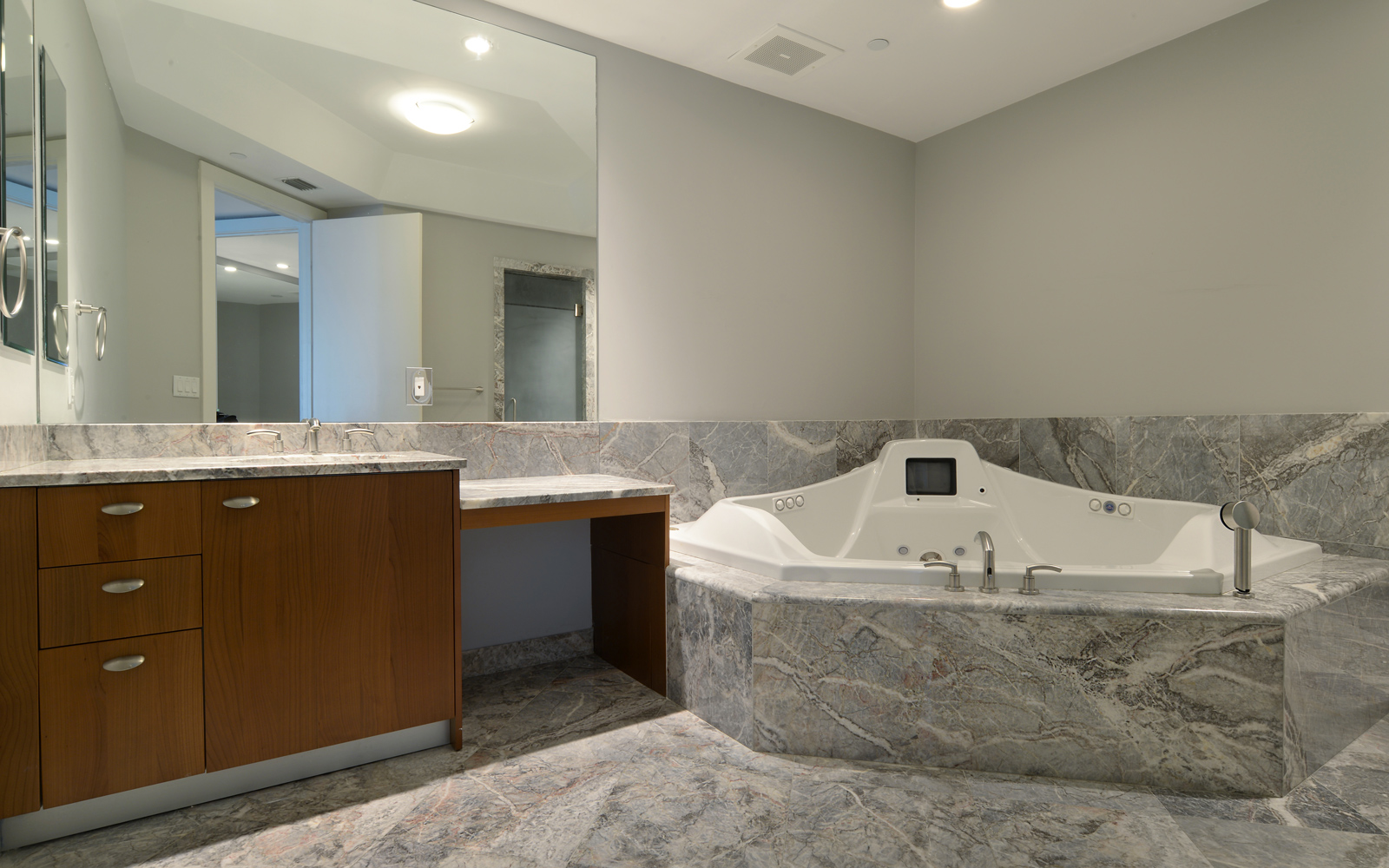 Bespoke Carrara Marble Installations