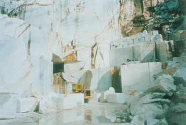 Bespoke Carrara Marble Installations