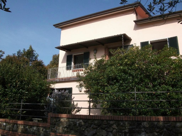 Bespoke Carrara Marble Installations