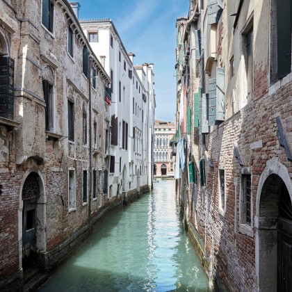 Bespoke Carrara Marble Installations