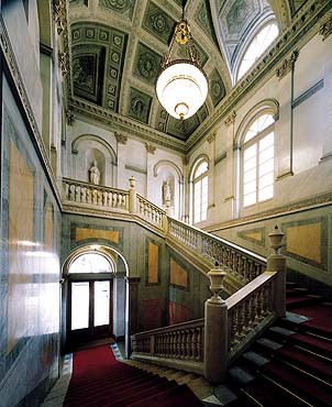 Bespoke Carrara Marble Installations