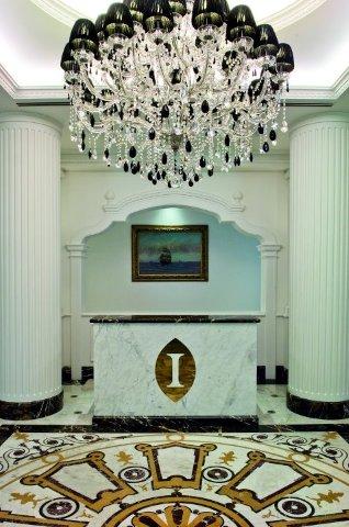 Bespoke Carrara Marble Installations