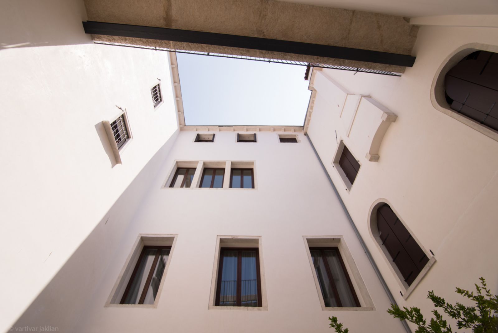 Bespoke Carrara Marble Installations