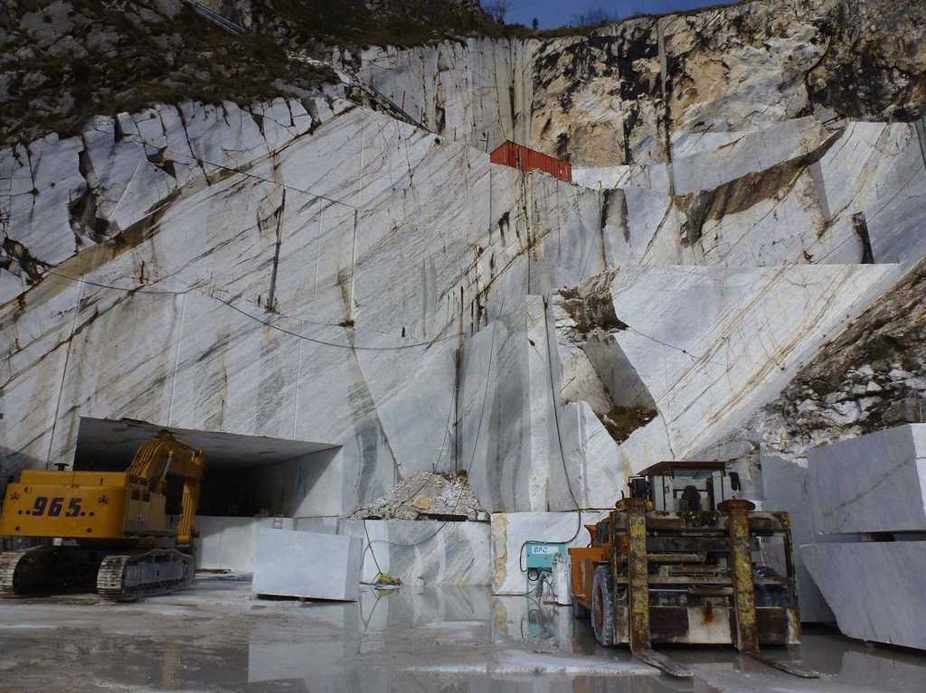Bespoke Carrara Marble Installations