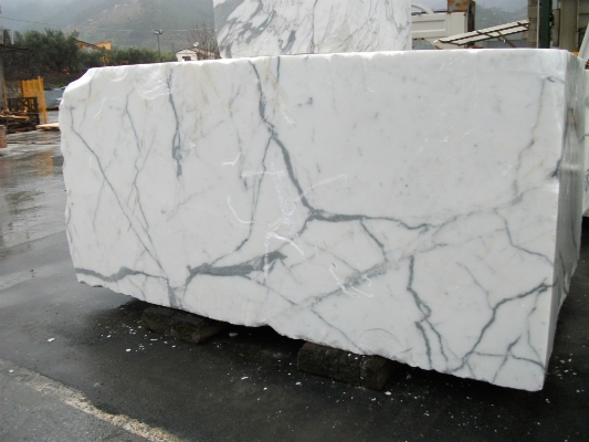 Bespoke Carrara Marble Installations