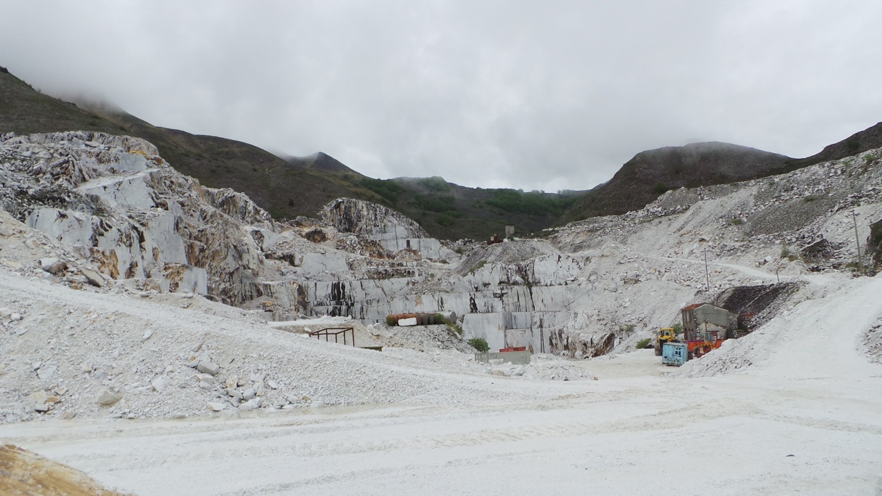 Bespoke Carrara Marble Installations