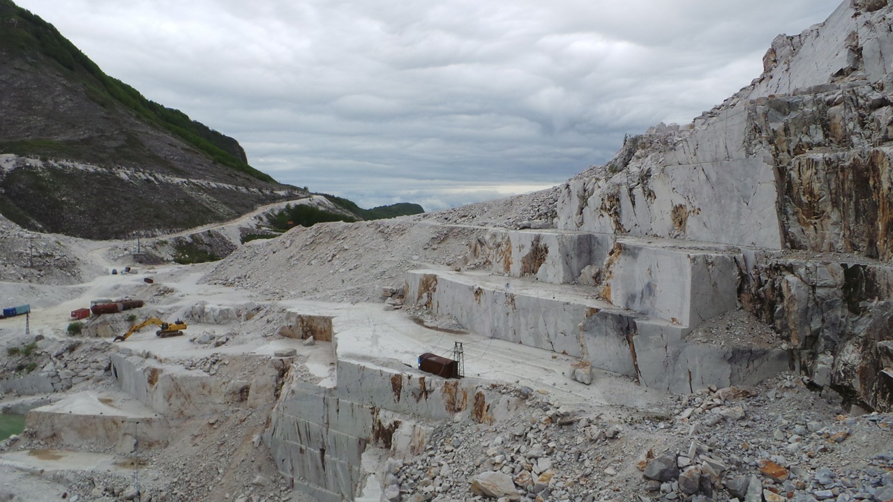 Bespoke Carrara Marble Installations